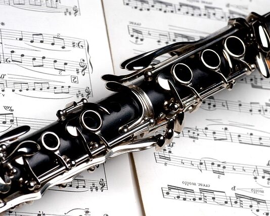 Czym się różni klarnet od oboju?